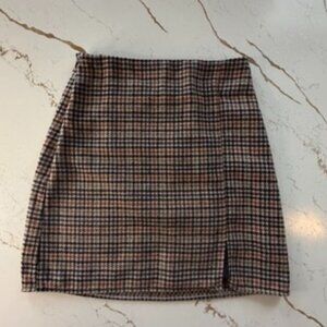 Mini Skirt in Houndstooth Design